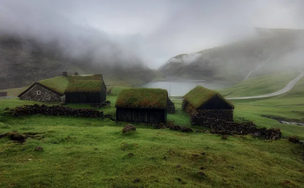 Νησιά Φερόε Grass Roof Houses Small Village Saksun Σκούρα Σύννεφα — Φωτογραφία Αρχείου