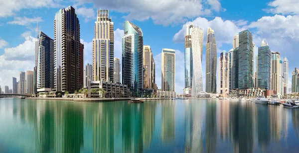 Dubai Marina Promenade Verenigde Arabische Emiraten Highrise Woongebouwen Zakelijke Wolkenkrabbers — Stockfoto