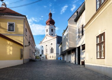 Kilisesi olan eski Gyor şehri, Macaristan