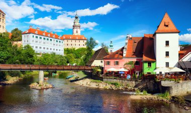 Çek Cumhuriyeti - Kilisesi ve şatosu olan Cesky Krumlov