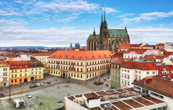 布尔诺 Brno 捷克共和国圣彼得和保罗大教堂 Cathedral Peter Paul Czech Republic 的旧貌令人惊叹 免版税图库照片