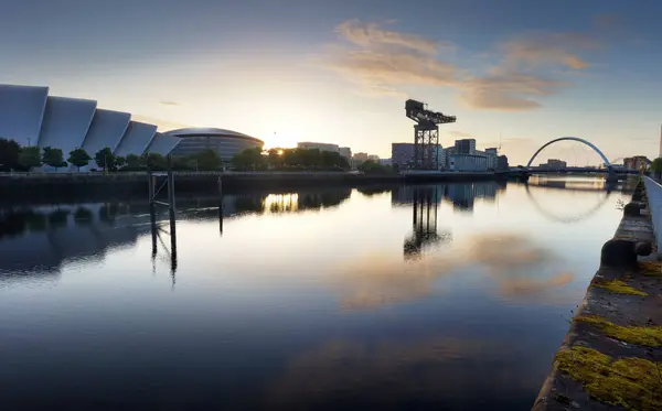 Panorama Horizonte Glasgow Nascer Sol Sobre Rio Clyde Escócia Imagens De Bancos De Imagens