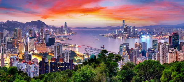香港のスカイラインBraemar Hill Peakから日没 ロイヤリティフリーのストック画像