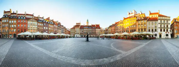 Παλαιό Πόλης Τετράγωνο Στη Βαρσοβία Μια Καλοκαιρινή Μέρα Πολωνία Royalty Free Φωτογραφίες Αρχείου