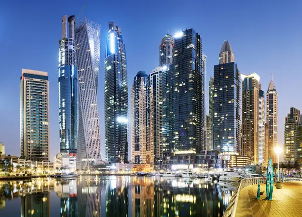 Ночная Панорама Дубайского Канала Марина Объединенные Арабские Эмираты Стоковое Изображение