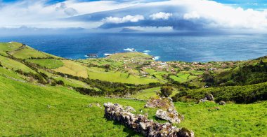Corvo ve Ponta Delgada, Portekiz 'deki Flores Adası Panoraması