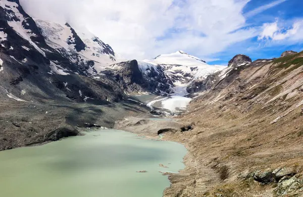 Aşağıdaki Avusturya 'nın en yüksek dağı Pasterze Buzulu' dur.
