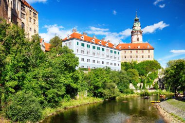 Cesky Krumlov şatosu, eski kasabası ve kilisesi, Çek Cumhuriyeti
