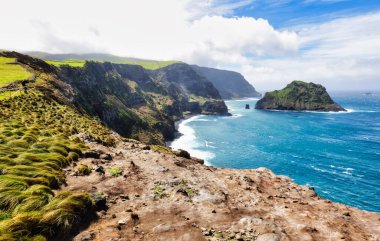 Flores - Deniz feneri yakınlarındaki Azores Adaları