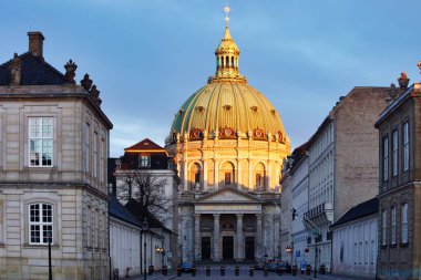 Frederik 'in Kilisesi, Kopenhag, Danimarka' da halk arasında 