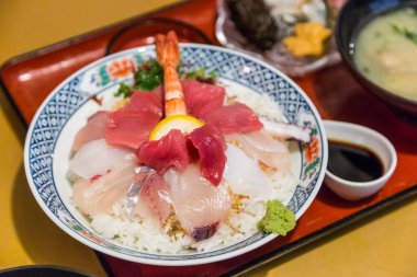 Taze Chirashi Ju - Sashimi pirinç kasesi