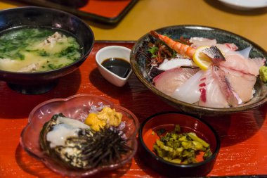 Taze Chirashi Ju - Sashimi pirinç kasesi