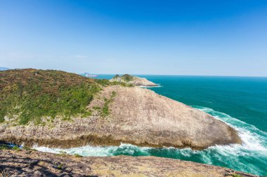 Miyazaki, Kyushu, Japonya 'da Hyuga' nın güzel kıyı şeridi.