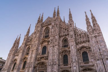 Sabah erken saatlerde Duomo di Milano Kilisesi 'nin kapanışı, Milano İtalya.