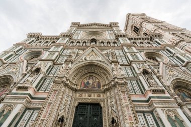 Floransa, Toskana, İtalya 'daki Santa Maria del Fiore Katedrali' nin dış ve ana cephesi
