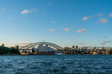 Sydney, Avustralya - 14 Kasım 2017 Sidney liman körfezinde ufuk çizgisi öğleden sonra, NSW, Avustralya.