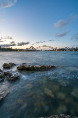 Sydney Limanı Ufuk Çizgisi Sydney Limanı Köprüsü, NSW, Avustralya.