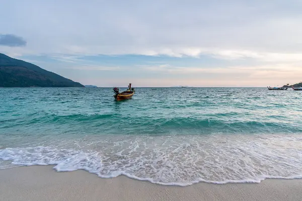 stock image Beautiful view of sunrise beach in Lipe island, southwestern Thailand