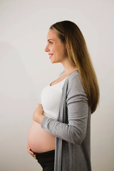 Perfil Una Mujer Embarazada Tocándose Vientre —  Fotos de Stock
