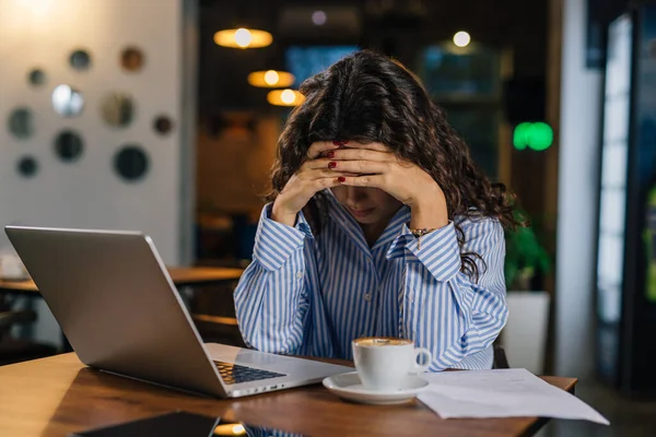 stock image Stressed businesswoman has a problem