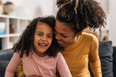 Birbirini seven iki aile üyesinin ön görüşü