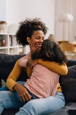 Anne ve kızı arasındaki aşk.