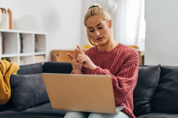 Caucasian Woman Having Online Business Meeting Home — Stock Photo, Image
