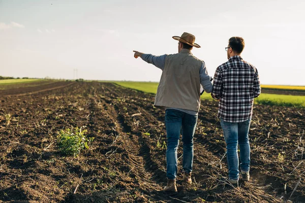 Two Farmers Field One Man Pointing Border Land — Stock Photo, Image