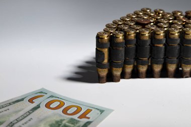 Savaşlar ekonomik ve politik kazanç için finanse edilir ve sürdürülür..