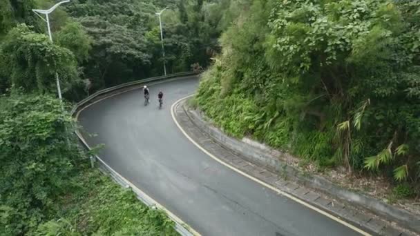 Alto Ângulo Vista Jovem Asiático Adulto Ciclistas Equitação Bicicleta Rural — Vídeo de Stock