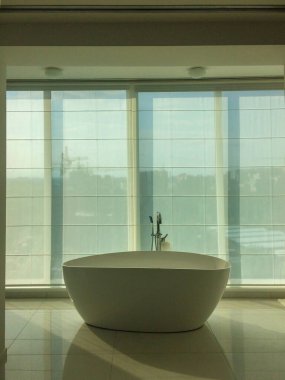 Modern bir banyo iç tasarımı.