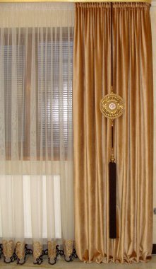                            Penceredeki perdeler    