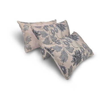 Beyaz arka planda dekoratif yastıklar.