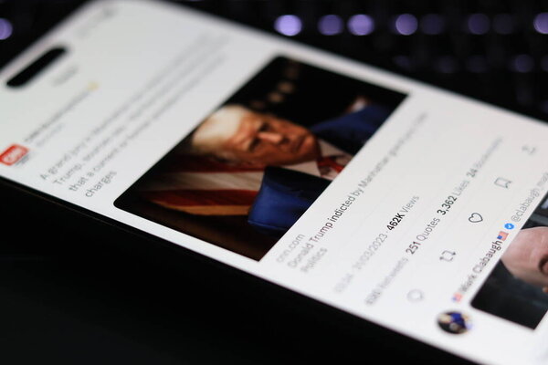 Дональд Трамп обвиняется Большим жюри Манхэттена