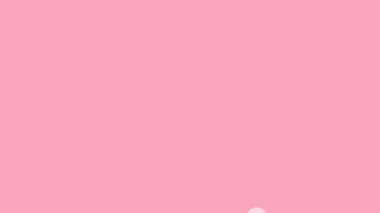 Göğüs kanseri farkındalığı animasyonu. El pembe arka planda pembe bir kurdele tutuyor..