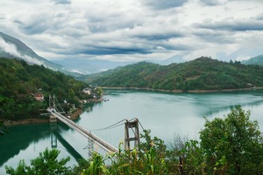 Jablanicko Gölü ve Neretva Nehri. Bosna-Hersek