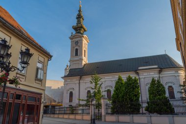Novi Sad Meydanı ve mimari sokak manzarası, Sırbistan 'ın Voyvodina bölgesi. Novi Sad, Sırbistan