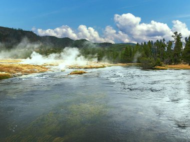 Magmadan yüzeye yükselen gayzerler, Yellowstone Ulusal Parkı, MO, ABD