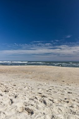 Okyanusun üzerindeki güzel bulutlar - Assateague, MD, ABD