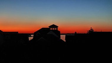 Okyanus Şehri, Tıp Fakültesi, ABD 'de her şeyin gölgeler gibi görünmesi neredeyse yok oldu.