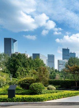 Şehrin gündüz görüntüsü ufuk çizgisi