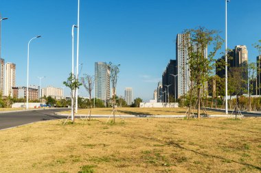 Şangay 'da modern bina geçmişi olan şehir parkı.