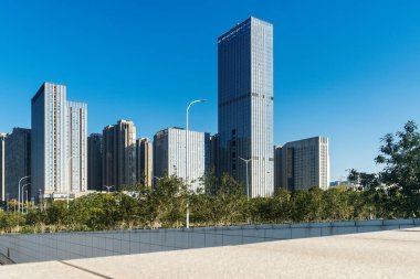 Şehrin gündüz görüntüsü ufuk çizgisi