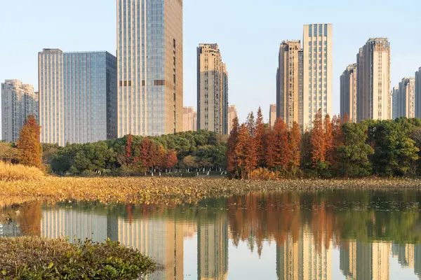 Çin 'deki Lakeside modern ofis binası