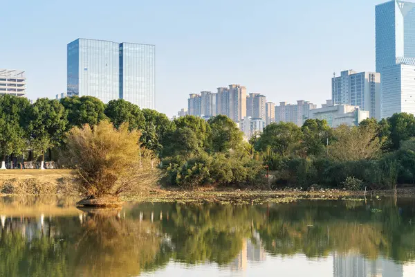 Çin 'deki Lakeside modern ofis binası