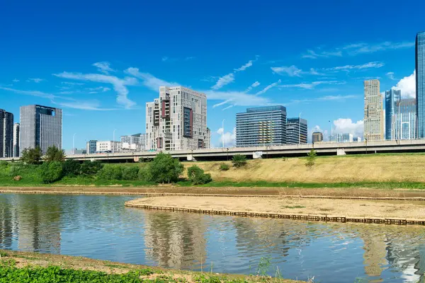 Çin 'deki Lakeside modern ofis binası