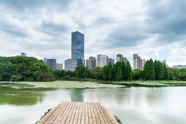 Çin 'deki Lakeside modern ofis binası