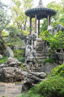 Geleneksel bir Çin bahçe köşkü. 