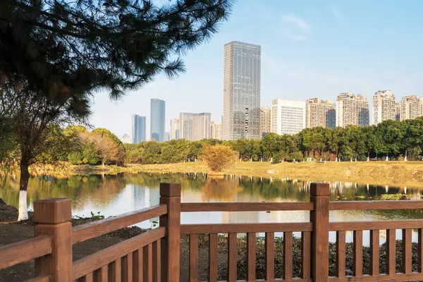 Çin 'deki Lakeside modern ofis binası