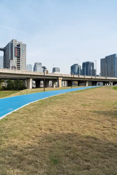 Şehrin gündüz görüntüsü ufuk çizgisi